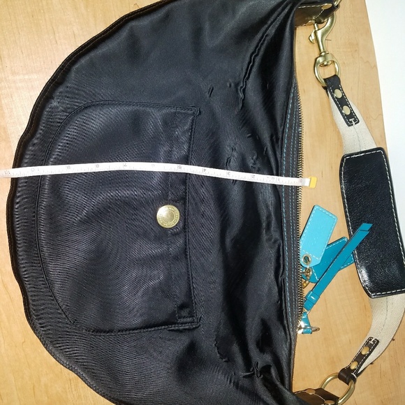 Authentic Coach Hampton Hobo - Picture 2 of 8
